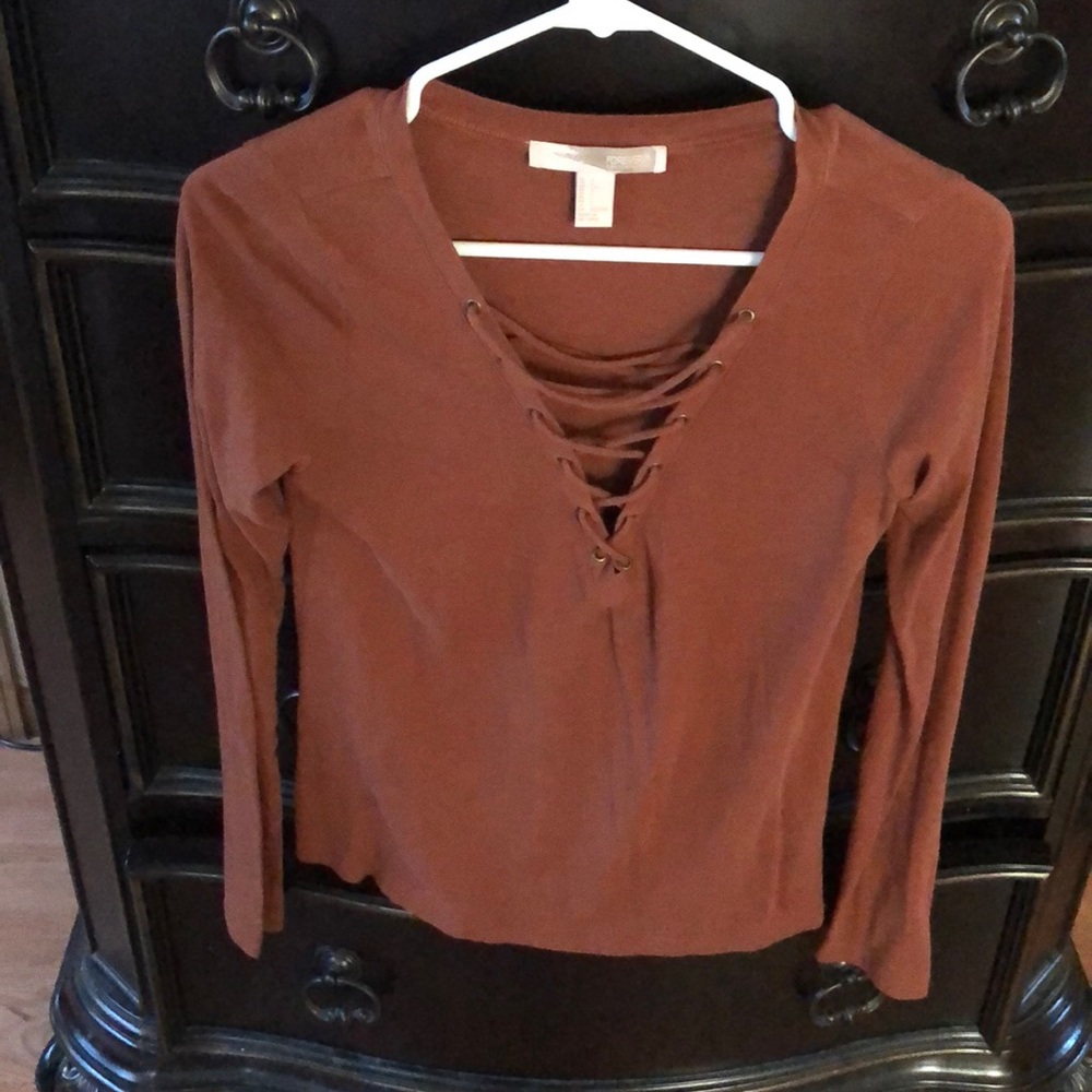 🌸 5/25 Forever 21 rust long sleeve lace up shirt
